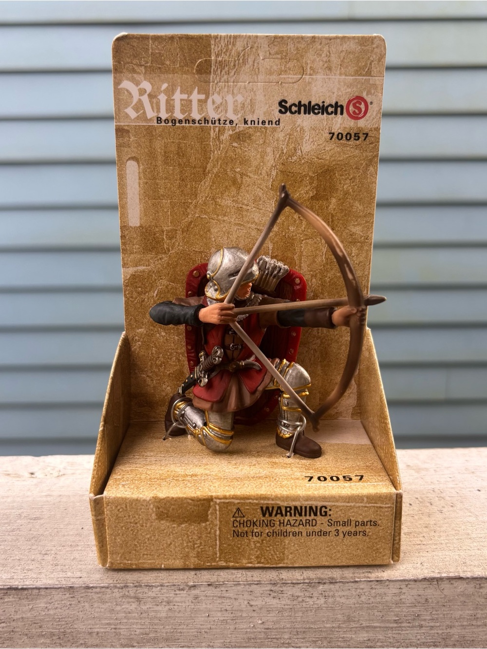 Schleich Kneeling Knight Archer Figure 70057 w/ Bow Arrow Shield Quiver